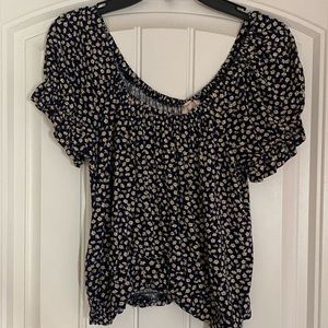 short sleeve, floral print, cropped top with ruffled sleeves, size xs
